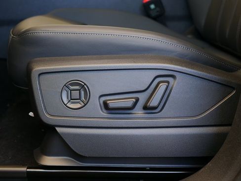 New 2025 Audi Q5 Premium image 11