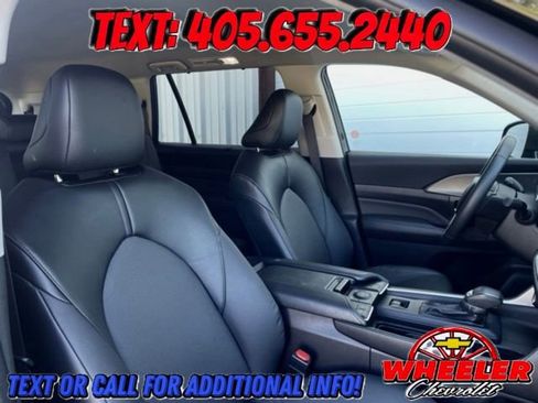 Used 2024 Toyota Grand Highlander XLE 4D Sport Utility image 12