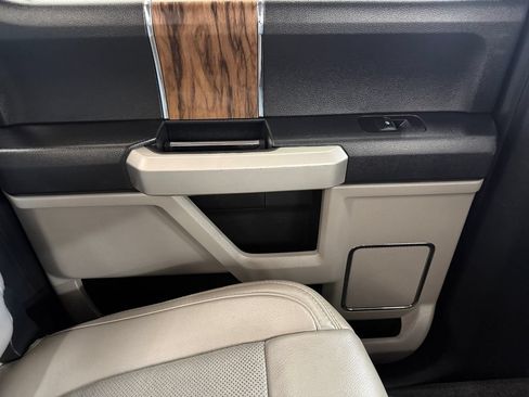 Used 2020 Ford F150 Lariat RWD image 47