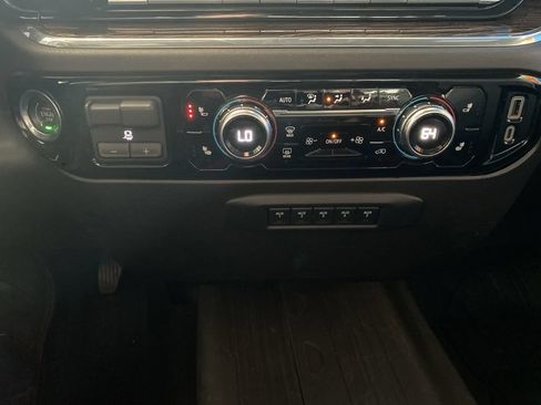 Used 2024 GMC Sierra 3500 SLE w/ SLE Convenience Package AWD/4WD image 5