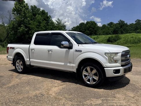 Used 2015 Ford F150 Platinum w/ Equipment Group 701A Luxury AWD/4WD image 8