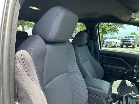 Used 2025 Toyota Tacoma SR AWD/4WD image 37