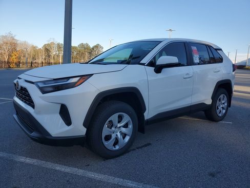New 2025 Toyota RAV4 LE image 3