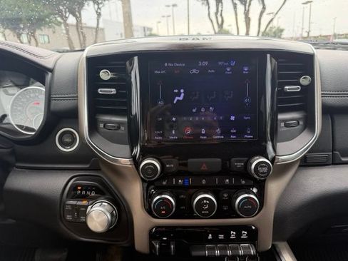 Used 2019 RAM 1500 Laramie AWD/4WD image 4