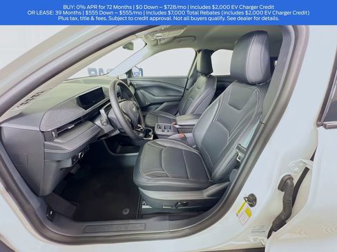 Used 2025 Ford Mustang Mach-E Premium image 12