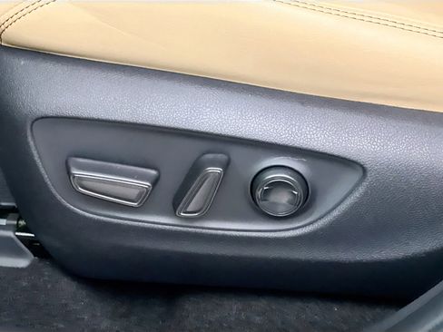 Used 2023 Toyota RAV4 XLE Premium image 15