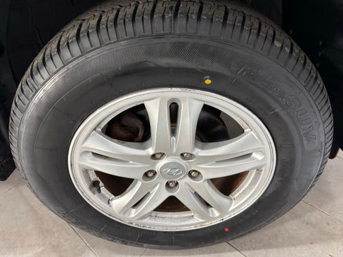 Used 2011 Hyundai Santa Fe GLS image 10