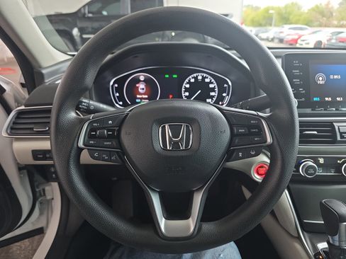 Used 2018 Honda Accord LX image 9