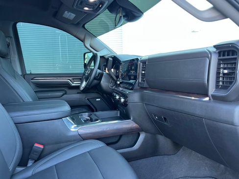 Used 2024 GMC Sierra 2500 SLT w/ SLT Premium Package AWD/4WD image 24