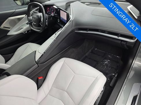 Used 2022 Chevrolet Corvette Stingray Preferred Cpe w/ Z51 Performance Package RWD image 27