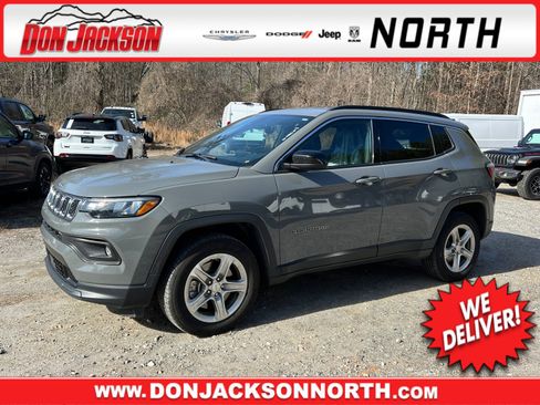 Used 2024 Jeep Compass Latitude image 1