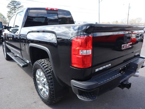 Used 2019 GMC Sierra 2500 Denali w/ Duramax Plus Package image 7