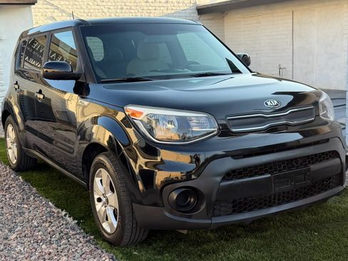 Used 2017 Kia Soul FWD image 3