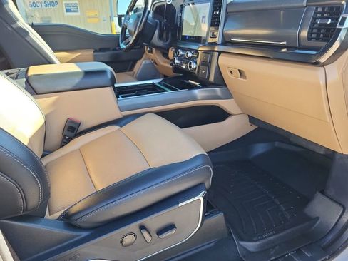 Used 2023 Ford F250 Lariat w/ Chrome Package image 25