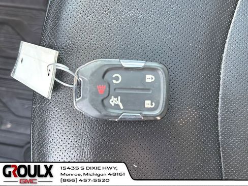 Used 2022 GMC Terrain SLT w/ Tech Package image 26