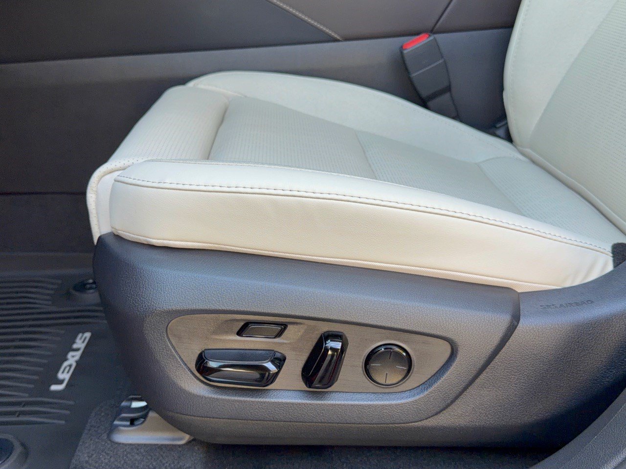 New 2026 Lexus RX 350 AWD image 16