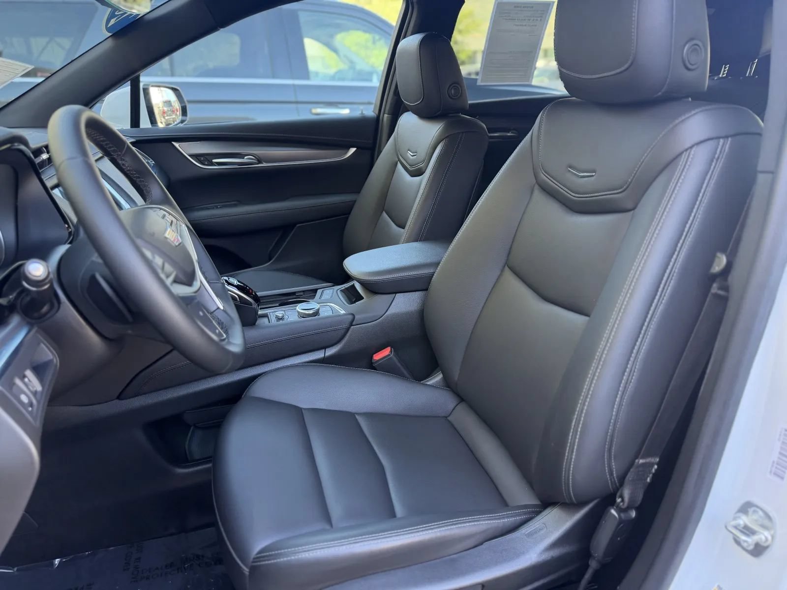 Used 2025 Cadillac XT5 Luxury w/ LPO, Floor Liner Package FWD image 15