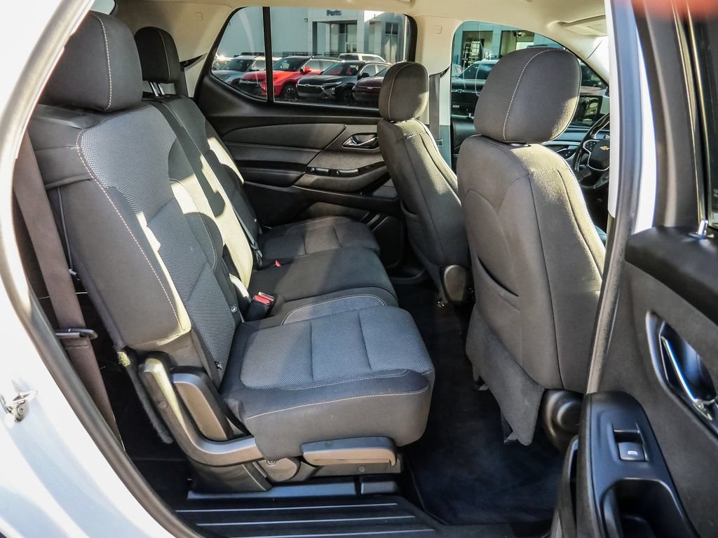 Used 2021 Chevrolet Traverse LT FWD image 20