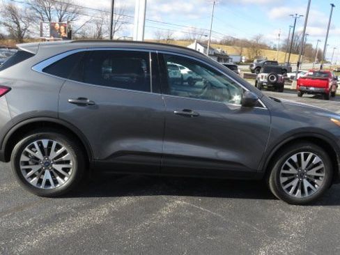 Certified 2021 Ford Escape Titanium w/ Class II Trailer Tow Package image 9