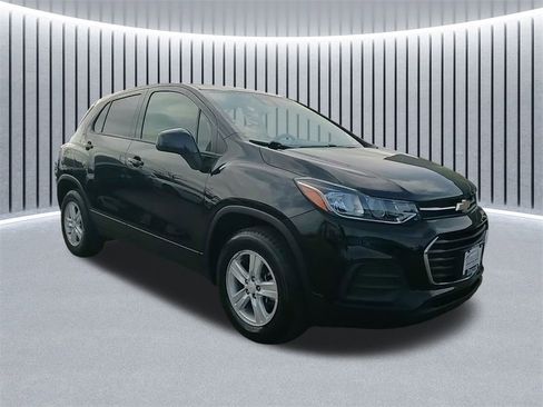 Used 2021 Chevrolet Trax LS w/ Tint and Cruise Package image 1