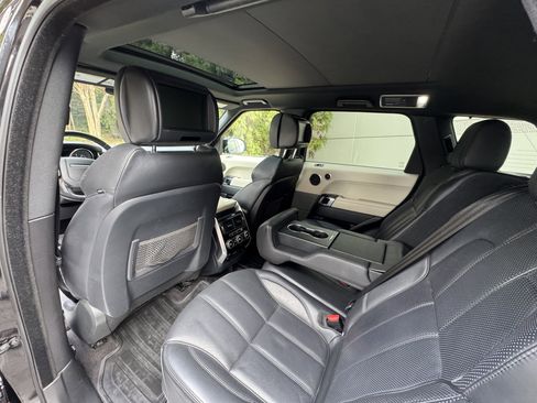 Used 2014 Land Rover Range Rover Sport HSE image 40