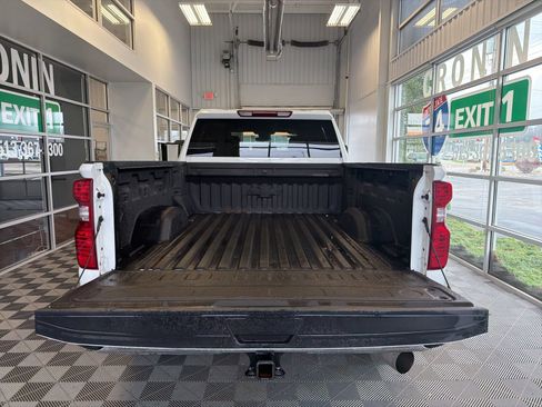 Used 2025 Chevrolet Silverado 2500 LT image 8