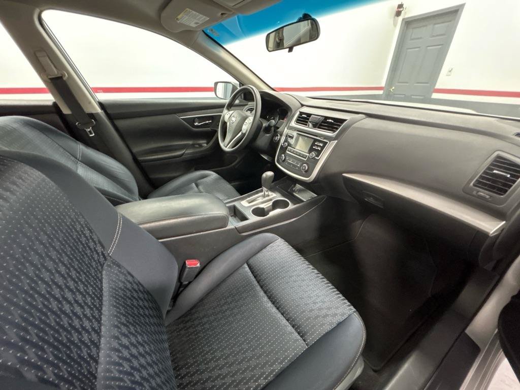 Used 2016 Nissan Altima 2.5 S FWD image 12