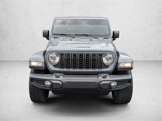 Used 2024 Jeep Gladiator Sport AWD/4WD video 3