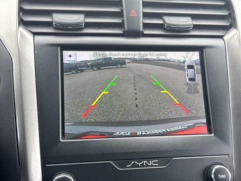 Used 2019 Ford Fusion SE image 35