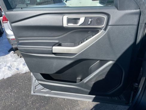 Used 2023 Ford Explorer XLT w/ Equipment Group 202A AWD/4WD image 53