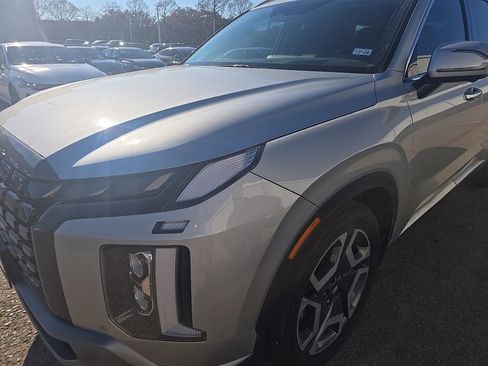 Used 2024 Hyundai Palisade Limited image 1