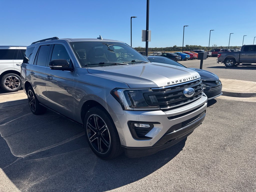 Used 2021 Ford Expedition Limited w/ Equipment Group 303A AWD/4WD image 2