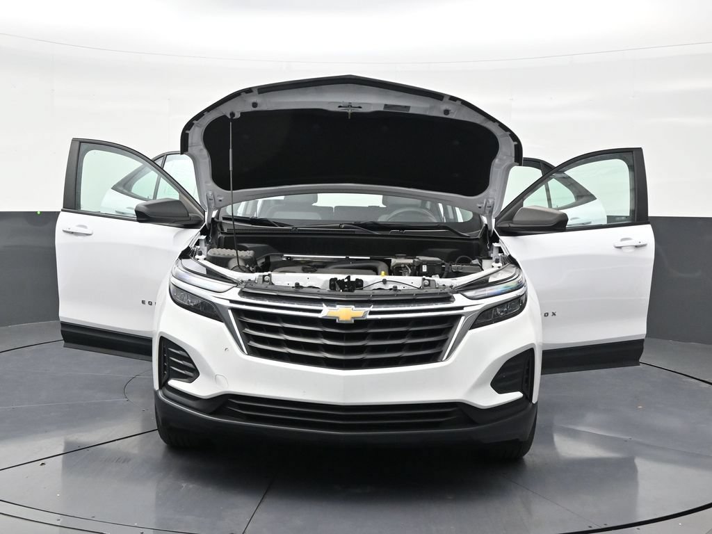 Used 2024 Chevrolet Equinox LS w/ Driver Confidence II Package FWD image 33