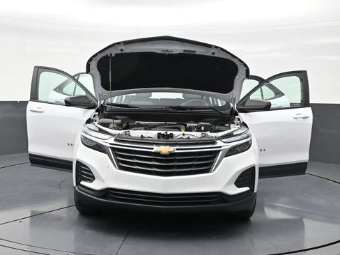 Used 2024 Chevrolet Equinox LS w/ Driver Confidence II Package FWD image 33