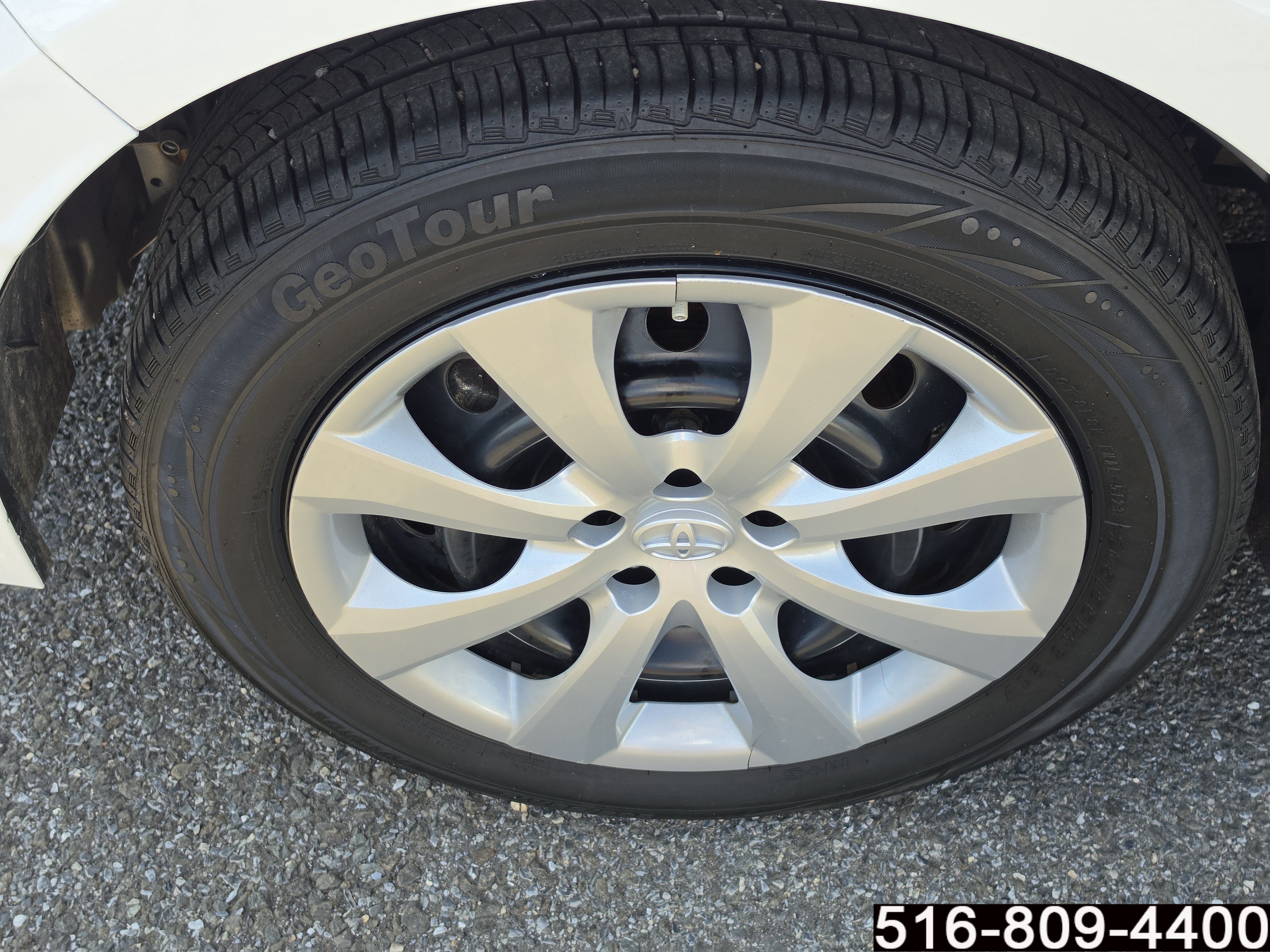 Used 2020 Toyota Corolla LE FWD image 9