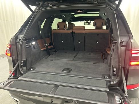 Used 2024 BMW X7 xDrive40i w/ M Sport Package image 31