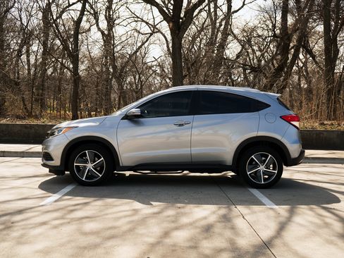 Used 2021 Honda HR-V EX-L image 6