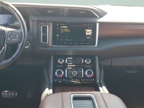 Used 2024 GMC Yukon Denali Ultimate AWD/4WD image 18