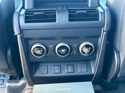 New 2026 Land Rover Defender 130 X-Dynamic SE image 21