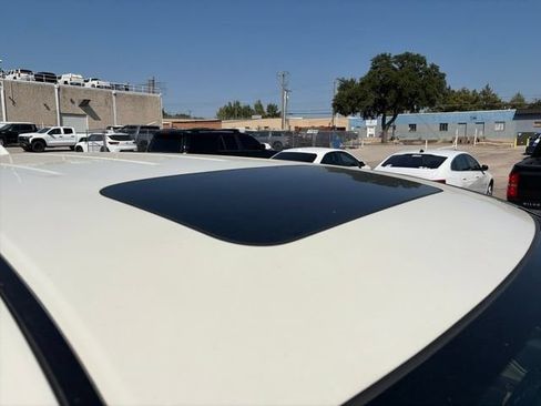 Used 2018 Honda Odyssey Elite image 7