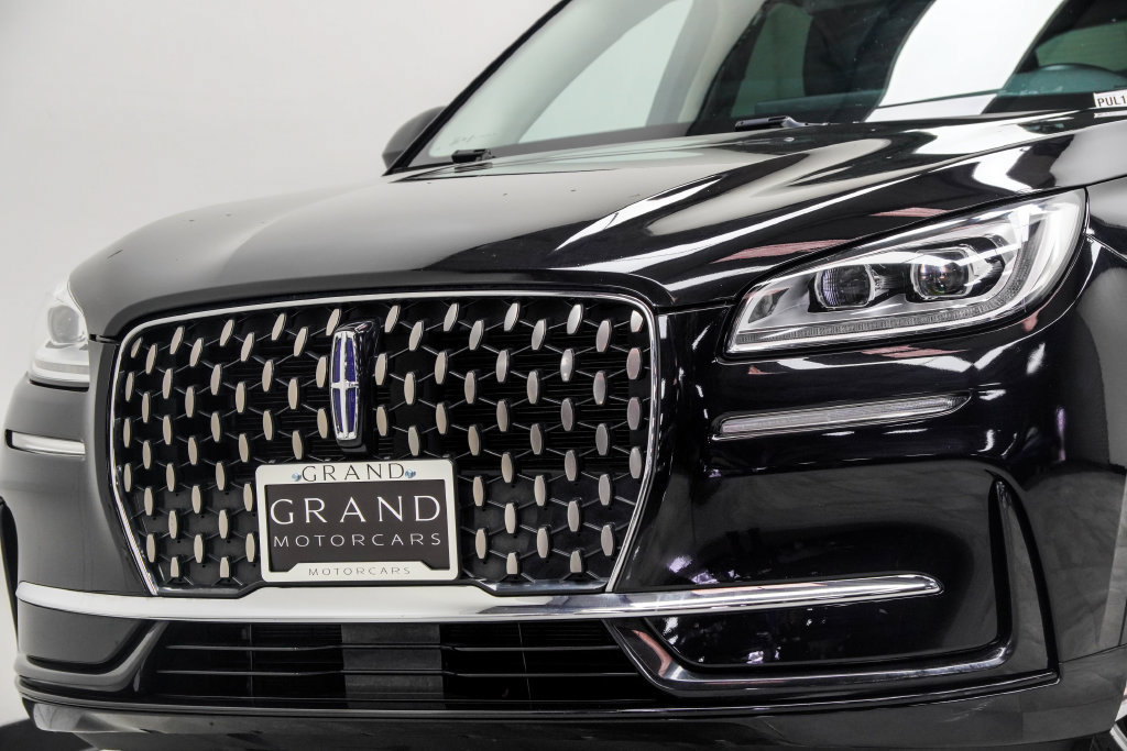Used 2023 Lincoln Corsair Grand Touring AWD/4WD image 2