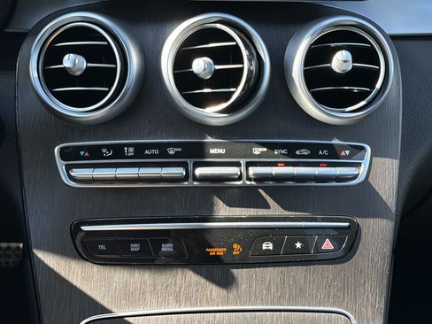 Used 2022 Mercedes-Benz GLC 300 4MATIC image 22