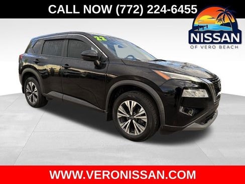 Used 2022 Nissan Rogue SV image 1