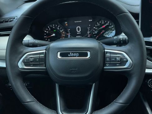 Used 2025 Jeep Compass Limited AWD/4WD image 13