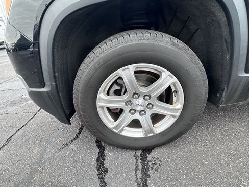 Used 2019 GMC Acadia SLE image 9