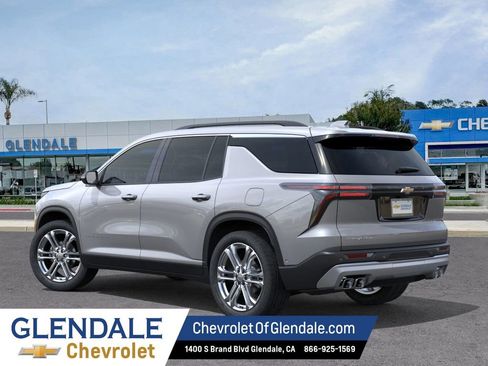 New 2026 Chevrolet Traverse LT image 3