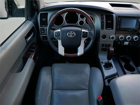 Used 2017 Toyota Sequoia Platinum image 14