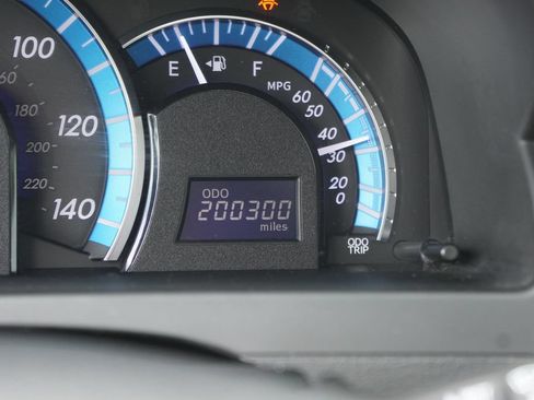 Used 2012 Toyota Camry XLE w/ Leather Pkg FWD image 19