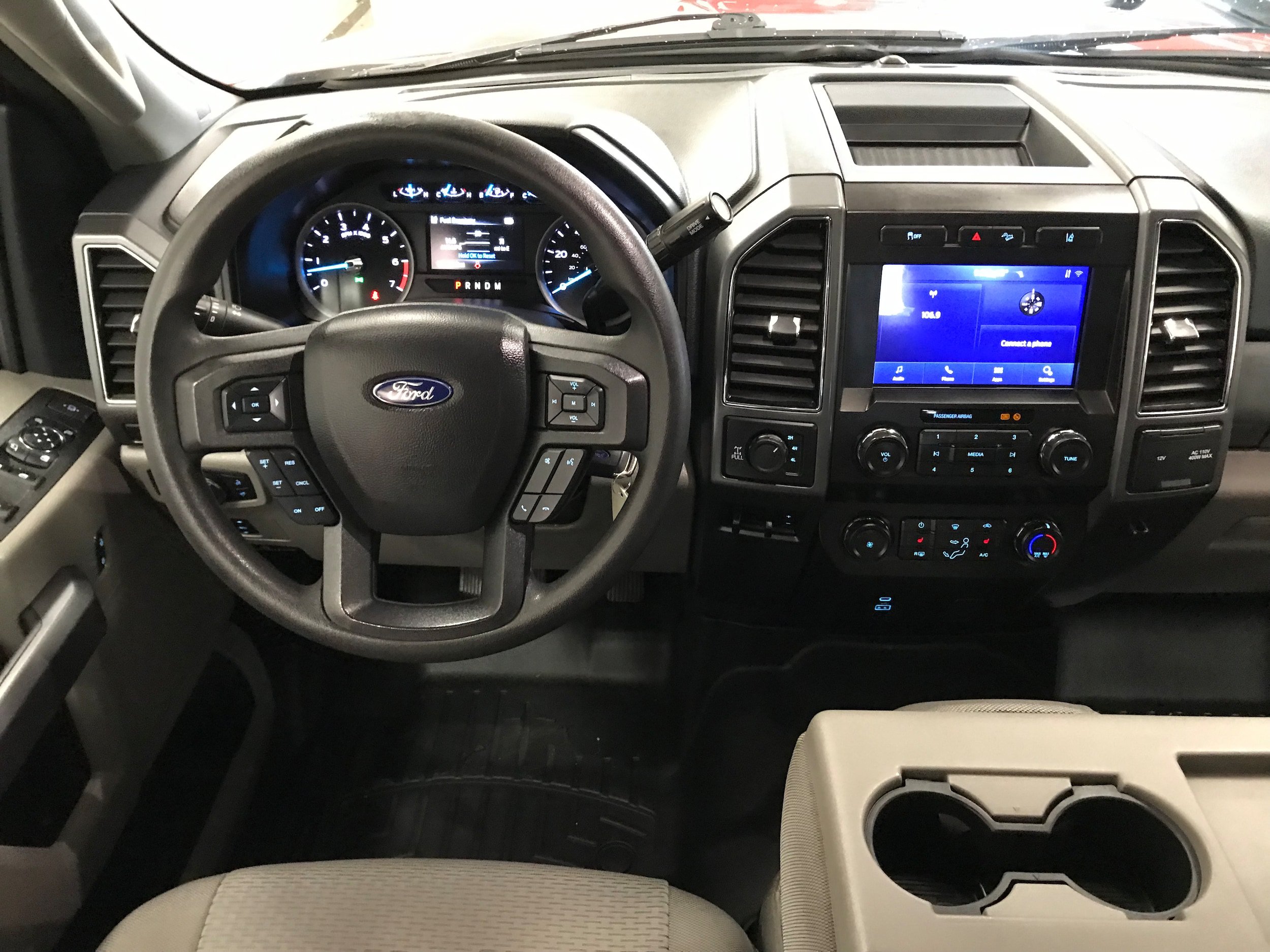 Certified 2020 Ford F350 XLT w/ XLT Premium Package AWD/4WD image 16