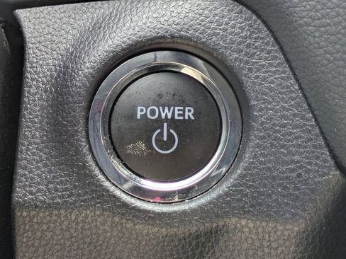 Used 2025 Toyota RAV4 XLE image 17